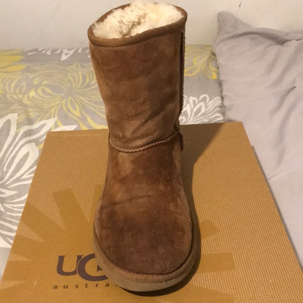 Tan Uggs